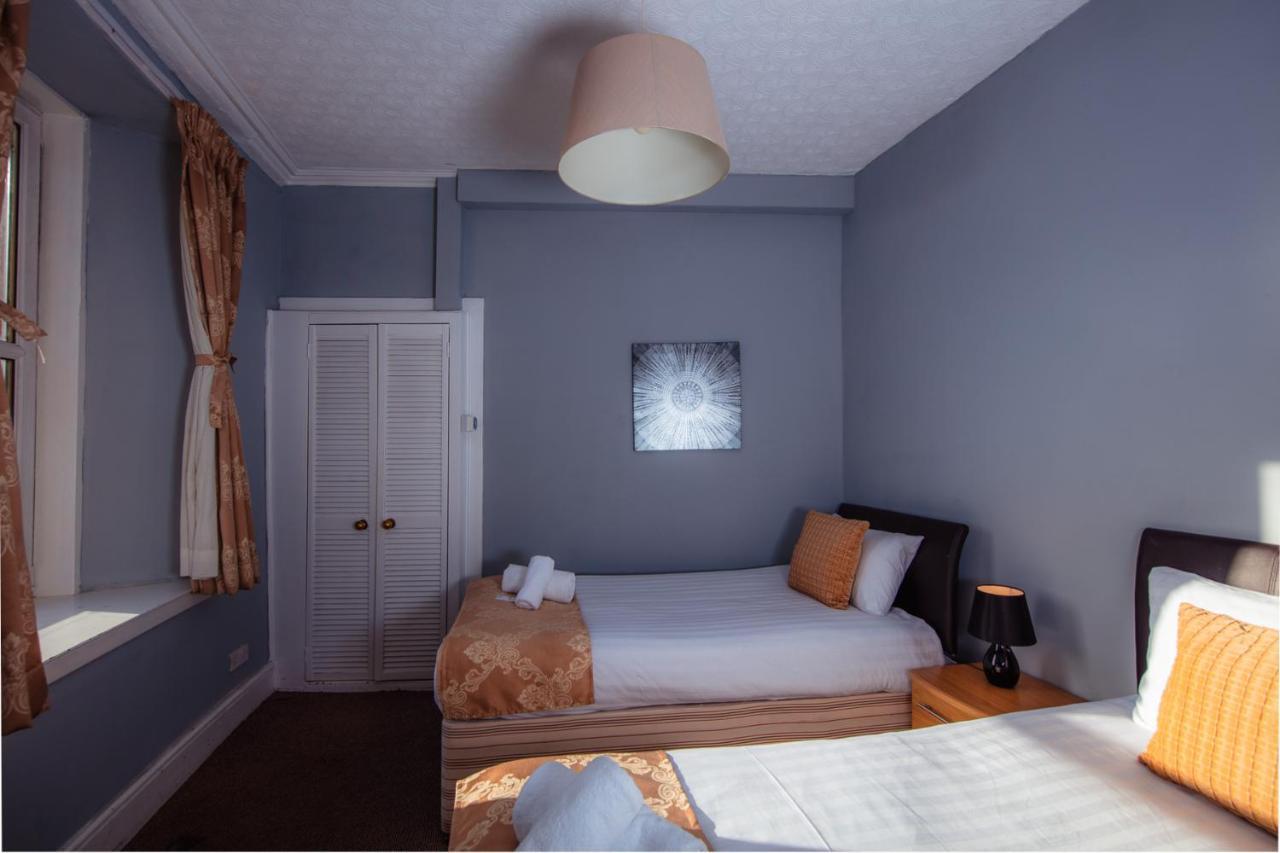 Old Town Apartments By The Castle Edinburgh Bagian luar foto